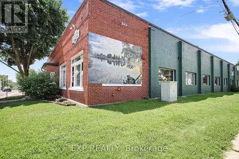 12 Maple Avenue Smiths Falls ON K7A 1Z5