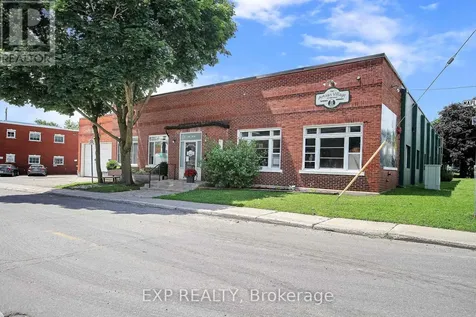 12 Maple Avenue Smiths Falls ON K7A 1Z5