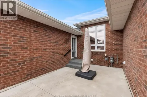 132 Riverfront Park Amherstburg ON N9V 0B8