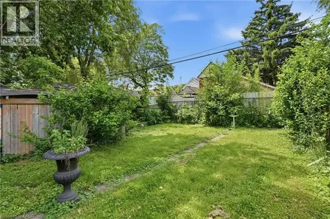 121 Gibson Avenue Hamilton ON L8L 6J9