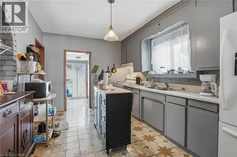 121 Gibson Avenue Hamilton ON L8L 6J9