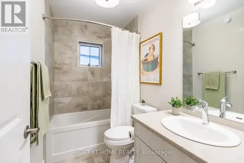 157 Courtland Street Blue Mountains ON L9Y 5L7
