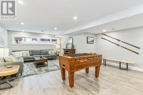 157 Courtland Street Blue Mountains ON L9Y 5L7