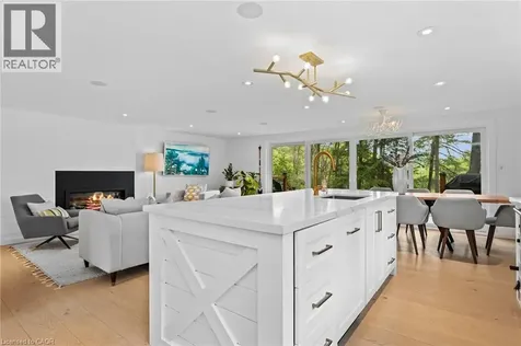 2872 Muskoka Rd 118w Muskoka Lakes ON P0B 1J0