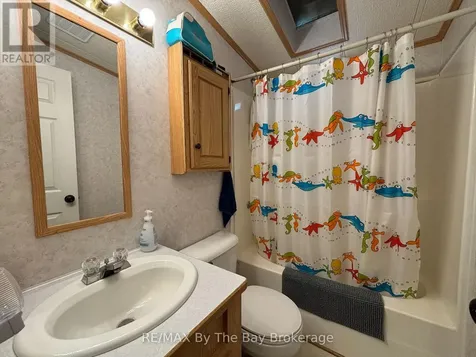 85 Theme Park Drive Wasaga Beach ON L9Z 1X7