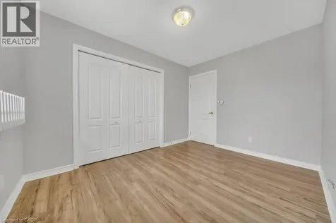 114 Glencliffe Court Kitchener ON N2B 3X1