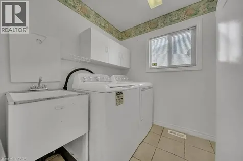 114 Glencliffe Court Kitchener ON N2B 3X1