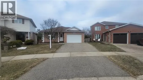 114 Glencliffe Court Kitchener ON N2B 3X1