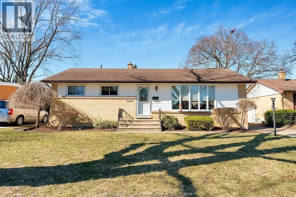 1640 St. Gabriel Windsor ON N9E 1P1