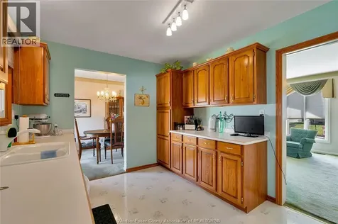 1640 St. Gabriel Windsor ON N9E 1P1