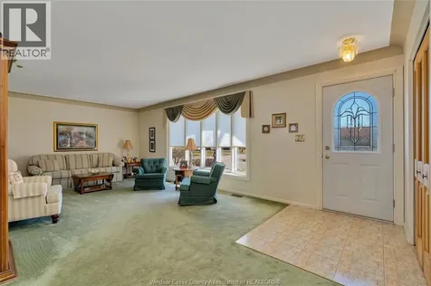 1640 St. Gabriel Windsor ON N9E 1P1