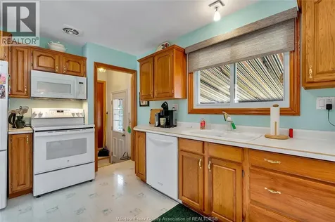 1640 St. Gabriel Windsor ON N9E 1P1