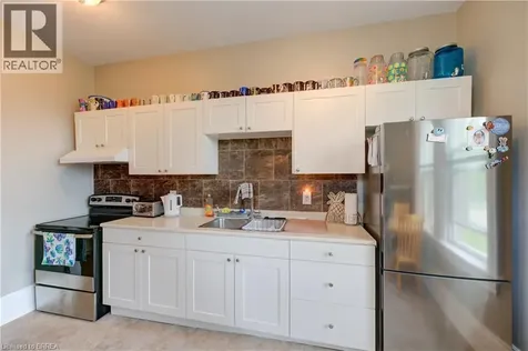 23 Lyons Avenue Brantford ON N3R 4P8