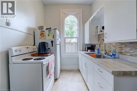 23 Lyons Avenue Brantford ON N3R 4P8