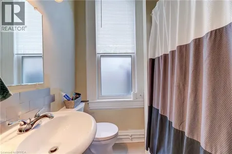 23 Lyons Avenue Brantford ON N3R 4P8