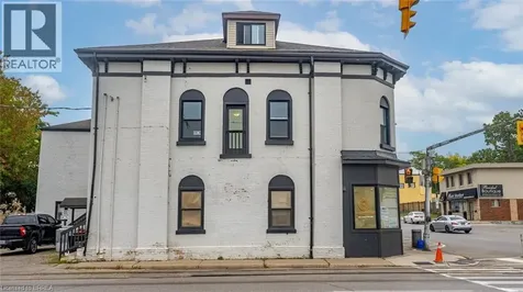 302 Colborne Street Brantford ON N3S 3M9