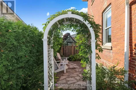 439 Birch Street Collingwood ON L9Y 2W4
