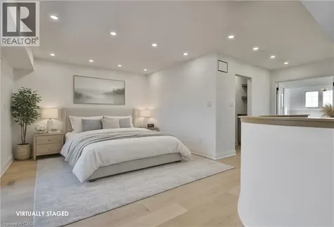 63 Tradewind Drive Oakville ON L6L 6K8