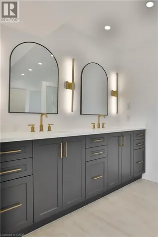 63 Tradewind Drive Oakville ON L6L 6K8