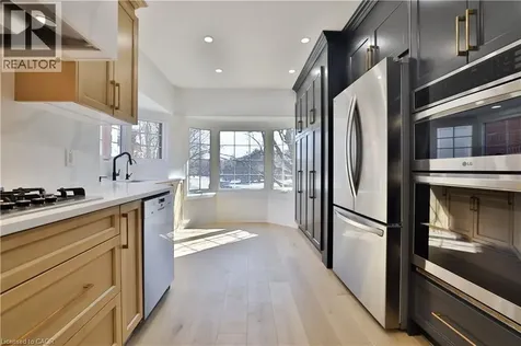 63 Tradewind Drive Oakville ON L6L 6K8