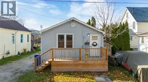 2 Daniels Place Chatham ON N7M 4P5