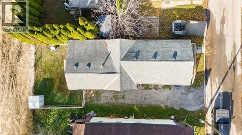 2 Daniels Place Chatham ON N7M 4P5