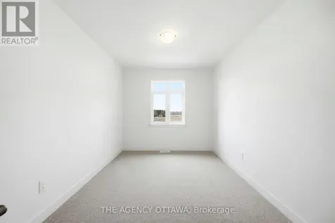 1132 Spoor Street Ottawa ON K2K 1X7