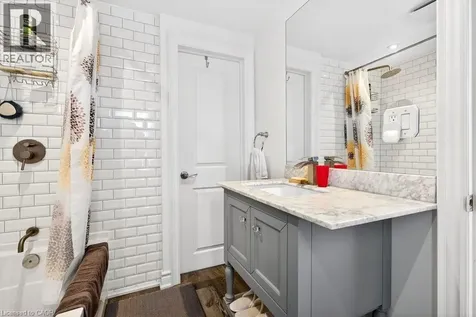 710 Rennie Street Hamilton ON L8H 3R2