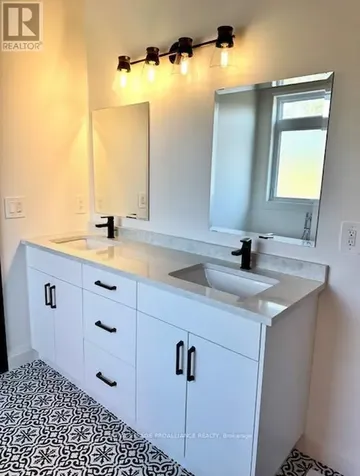 6 Mackenzie John Crescent Brighton ON K0K 1H0