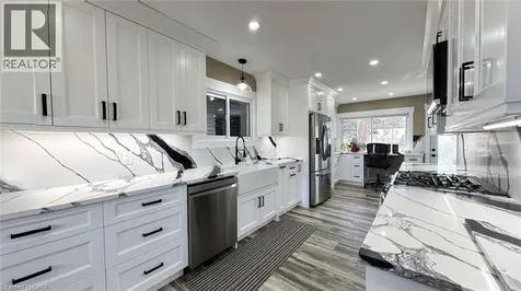 813 Seacliff Drive Kingsville ON N9Y 2L3