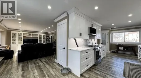 813 Seacliff Drive Kingsville ON N9Y 2L3