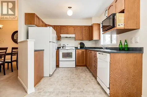 389 Wiffen Private Ottawa ON K2H 1G4