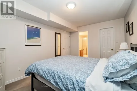 389 Wiffen Private Ottawa ON K2H 1G4