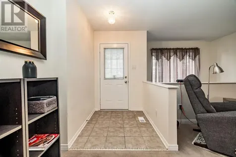 389 Wiffen Private Ottawa ON K2H 1G4