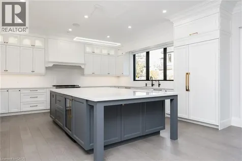 481 Chartwell Road Oakville ON L6J 4A6