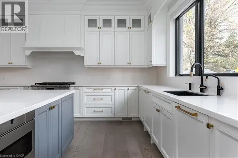 481 Chartwell Road Oakville ON L6J 4A6