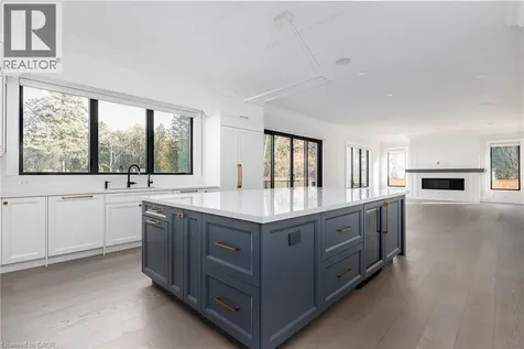 481 Chartwell Road Oakville ON L6J 4A6