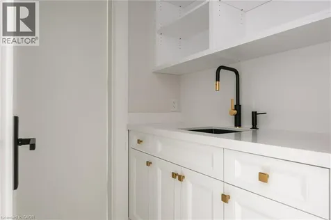 481 Chartwell Road Oakville ON L6J 4A6