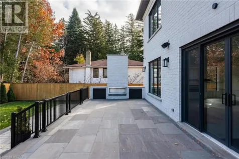 481 Chartwell Road Oakville ON L6J 4A6