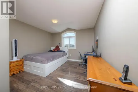 54 Lakefield Drive Kincardine ON N2Z 0C9