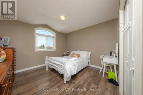 54 Lakefield Drive Kincardine ON N2Z 0C9