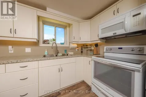 54 Lakefield Drive Kincardine ON N2Z 0C9
