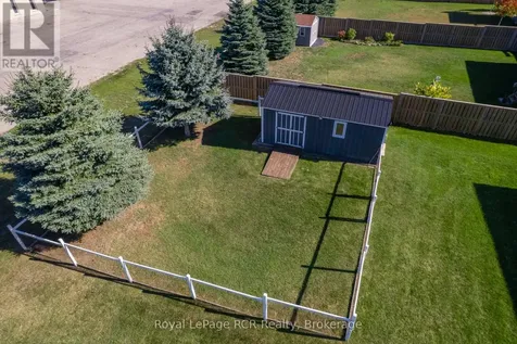 54 Lakefield Drive Kincardine ON N2Z 0C9