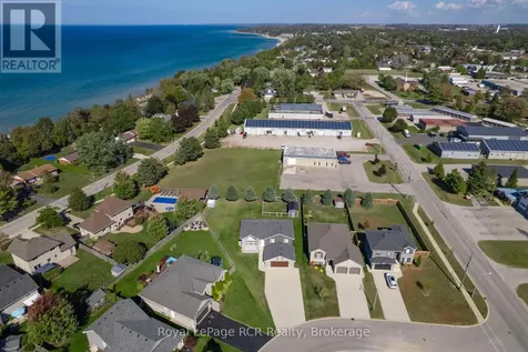 54 Lakefield Drive Kincardine ON N2Z 0C9