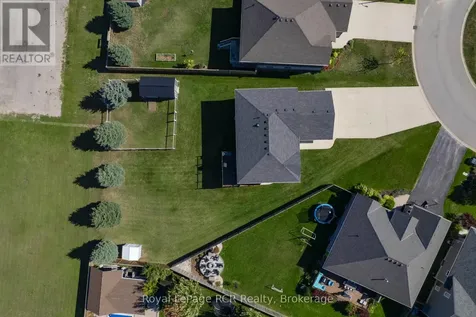 54 Lakefield Drive Kincardine ON N2Z 0C9