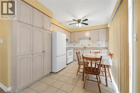 24 Kenyon Crescent Grimsby ON L3M 5S4