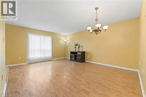 24 Kenyon Crescent Grimsby ON L3M 5S4