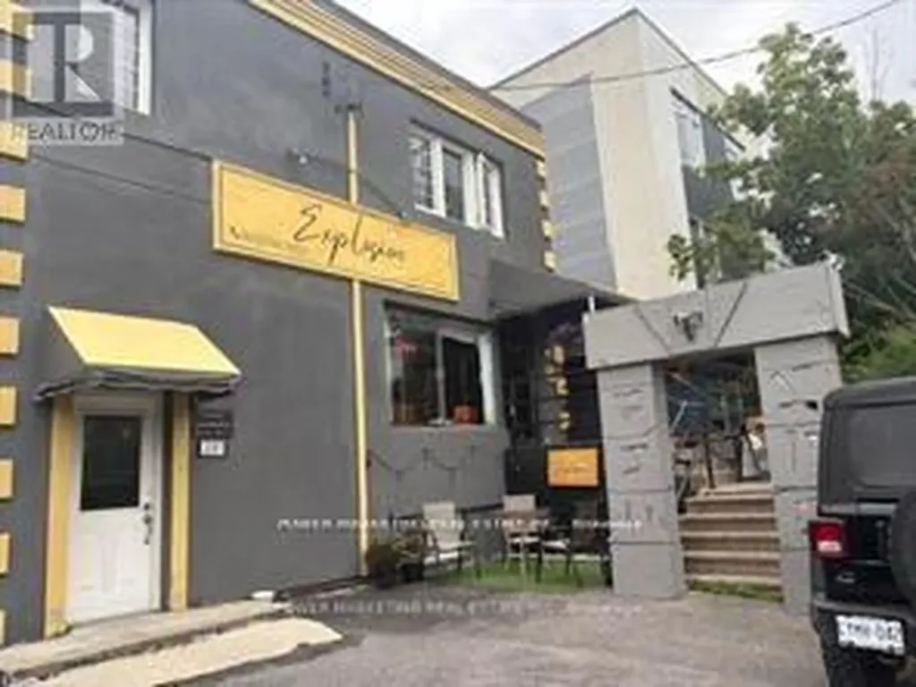 293 Street Laurent Boulevard Ottawa ON K1K 2Z3