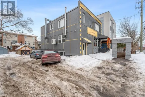 293 Street Laurent Boulevard Ottawa ON K1K 2Z3