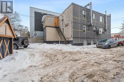 293 Street Laurent Boulevard Ottawa ON K1K 2Z3